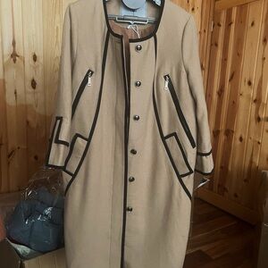 Lined wool short long sleeve coat